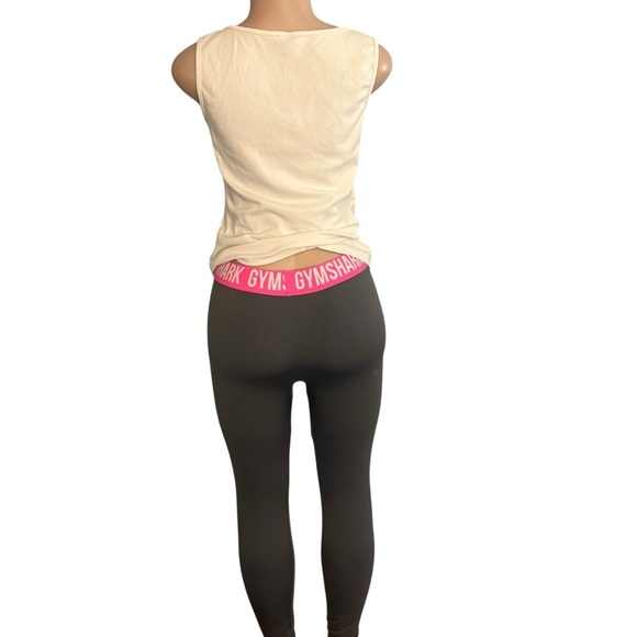 3/$30 🍂 Gymshark Grey Leggings with Vibrant Pink Waistband - Picture 9 of 10